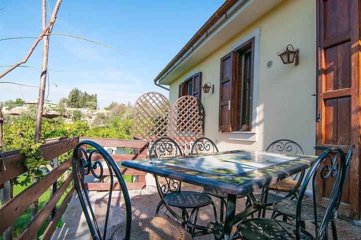 Bungalow für 6 Personen, mit Terrasse und Garten auf Sizilien