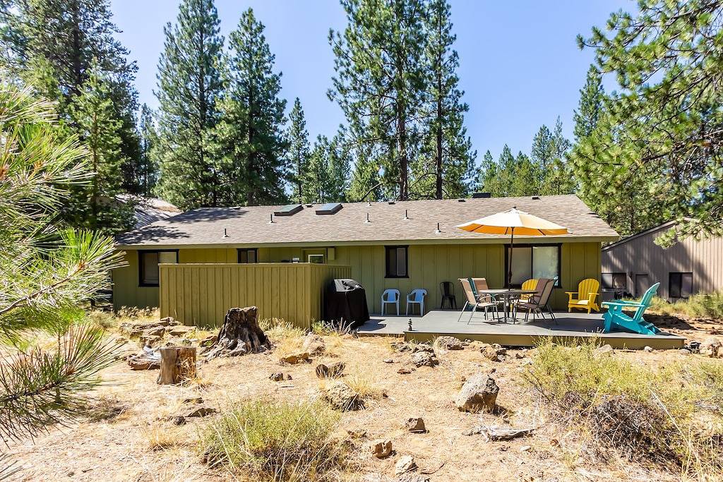 Zu Fuß zum Fort Rock, 3 Schlafzimmer, Single Level, Whirlpool, Fahrräder, Grill in Sunriver, Deschutes County