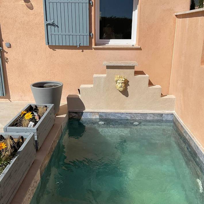 Chambre d’hôte pour 2 personnes, avec piscine et vue ainsi que terrasse et jardin