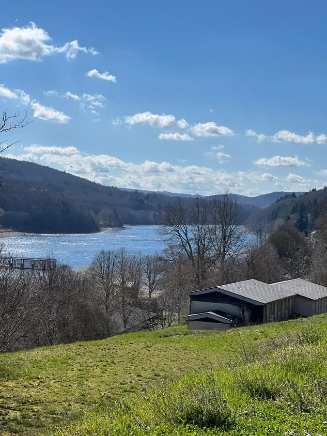 Apartamento de vacaciones para 4 personas, con vistas al lago además de jardín y vistas - 1