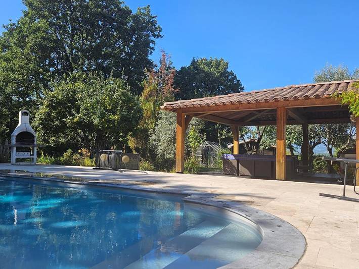 Location de vacances pour 6 personnes, avec piscine ainsi que jardin et vue, animaux acceptés à Meyrargues - 4