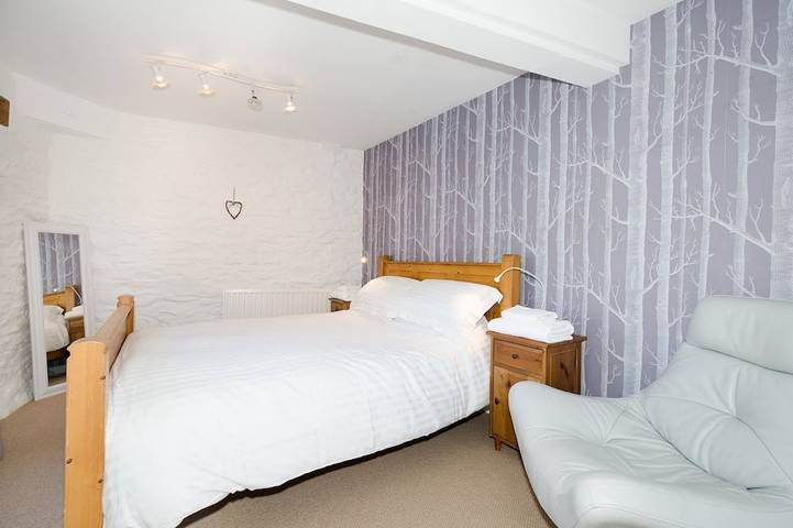 Superbe propriété pour quatre au coeur de Looe avec des vues fabuleuses. in Looe, Cornouailles