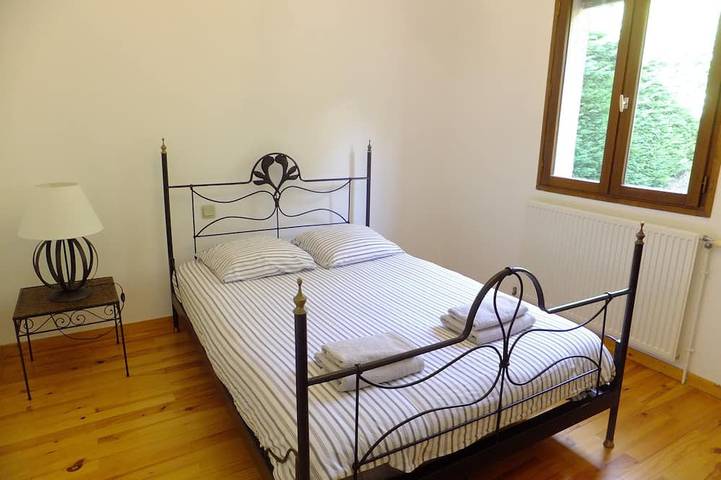 Location de vacances pour 4 personnes, avec terrasse et jardin dans Saint-Étienne - 3