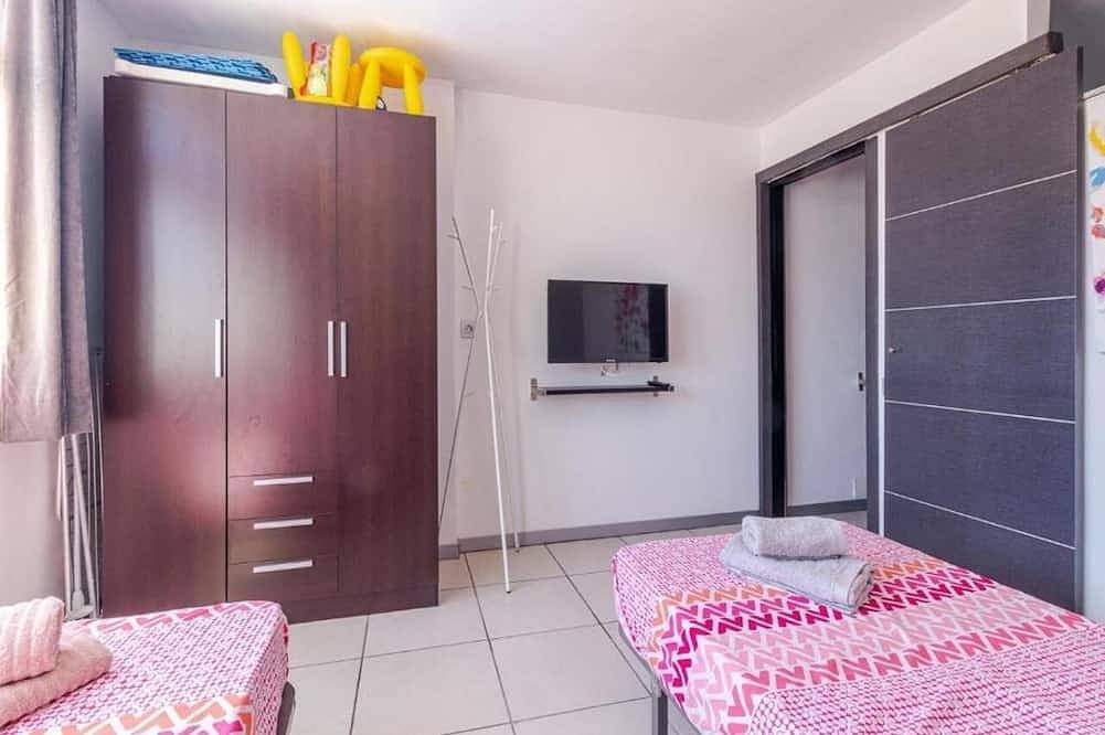 Entire apartment, Central apartment close to everything with swimming pool and parking. in Maspalomas, San Bartolomé de Tirajana