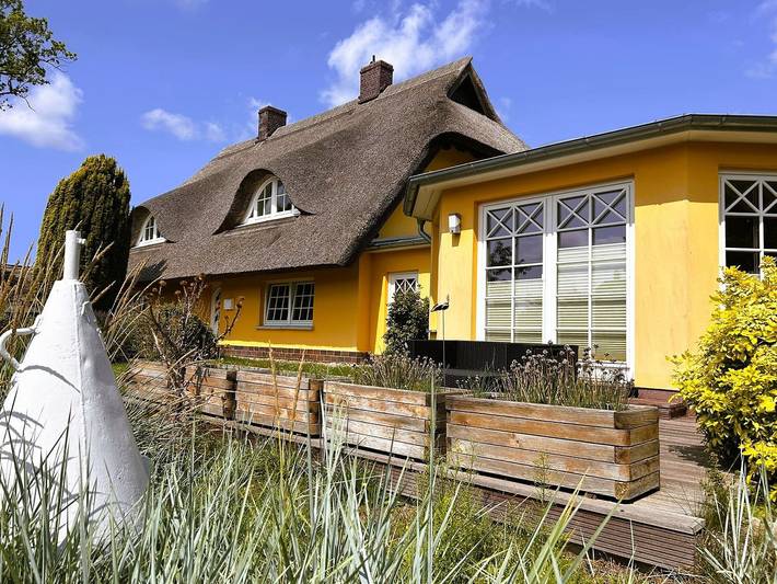 Ferienwohnung für 2 Personen, mit Balkon und Sauna sowie Garten in Wieck am Darß