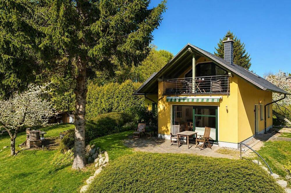 Ganze Wohnung, Ferienhaus Emma - Fewo 2 in Hagen Auf Rügen, Lohme