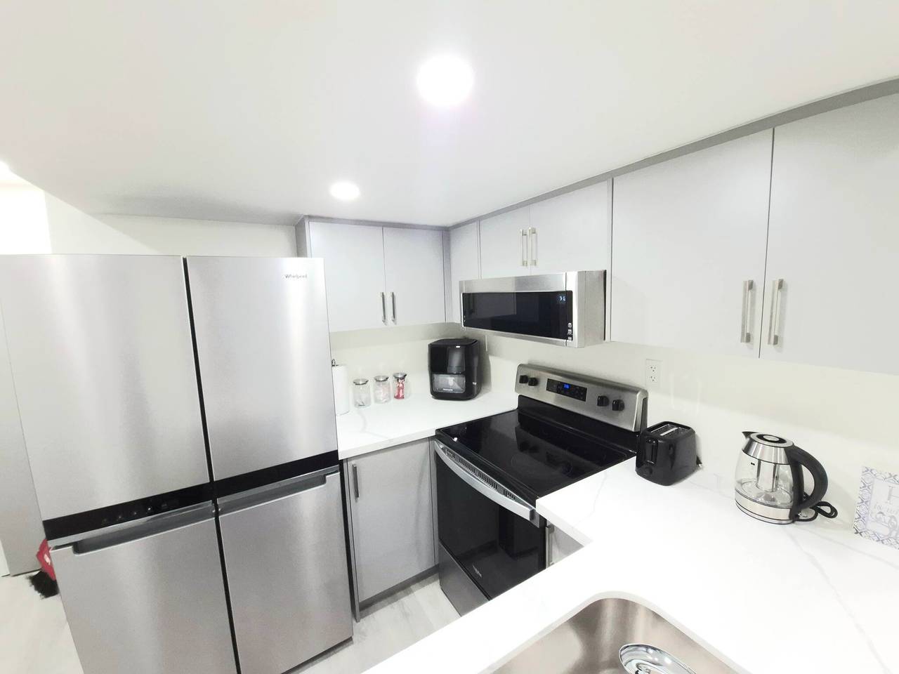 Niagara Cozy Suite - Modern 2Bed 15 min to Falls in Thorold, Niagara falls