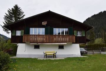 Gîte pour 5 personnes, avec balcon dans Matten
