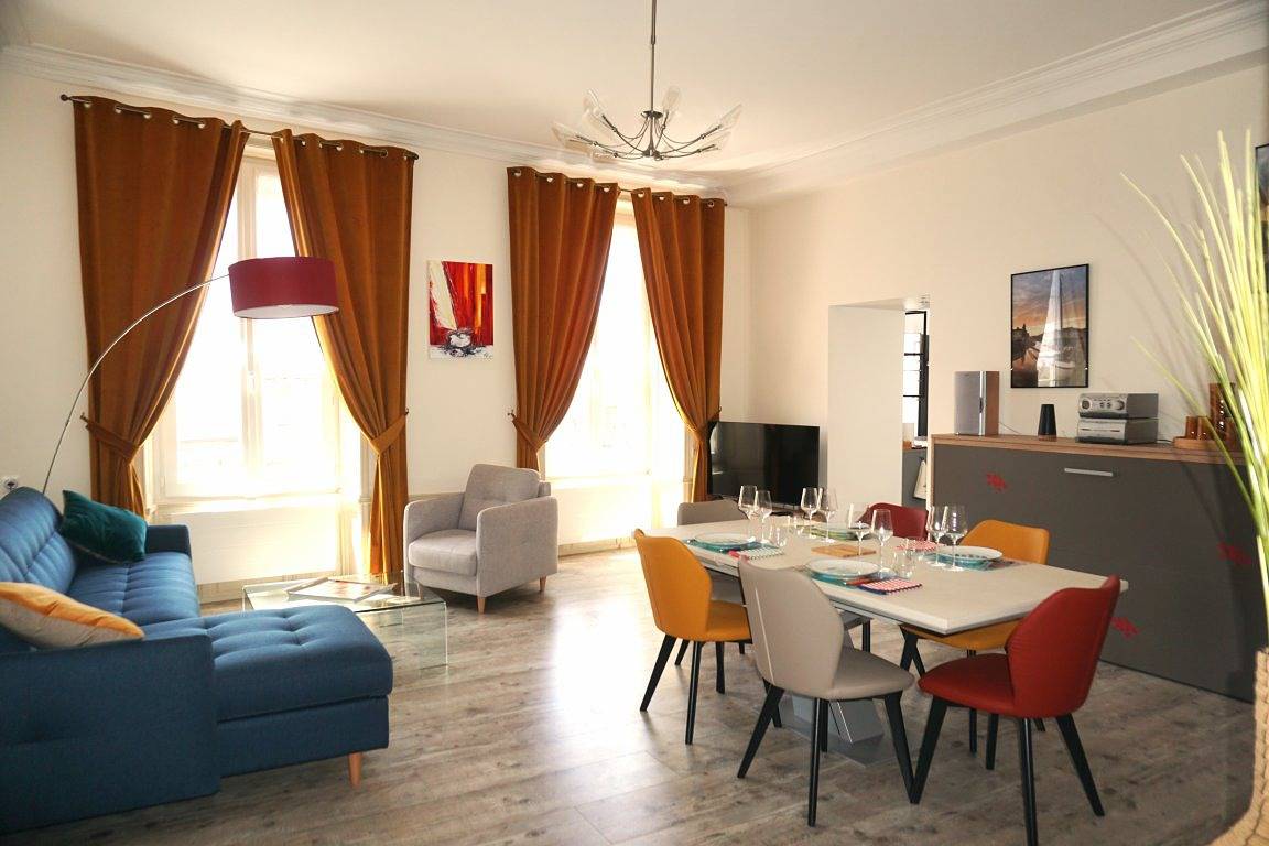 Appartement entier, Entre La Rochelle et Marais Poitevin au bord de la Sèvre in Marans, Région de La Rochelle