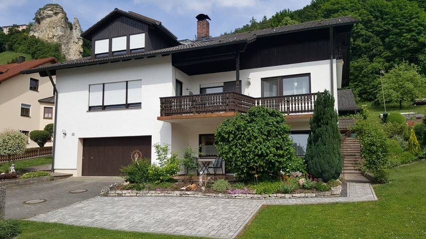 Ferienwohnung für 4 Personen, mit Balkon/Terrasse und Terrasse sowie Garten