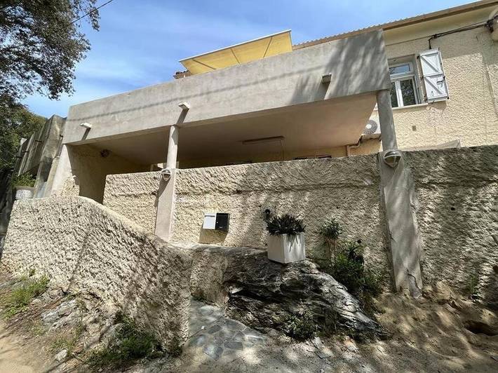Villa pour 8 personnes, avec bassin pour enfant ainsi que jardin et piscine à Bastia - 2