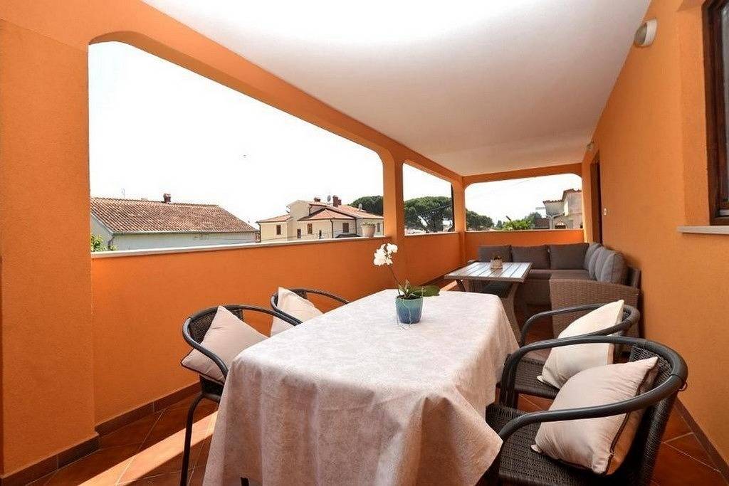 Ganze Wohnung, 3-Zimmer-Ferienwohnung mit Terrasse Novigrad A-24976-a in Novigrad, Umag und Umgebung