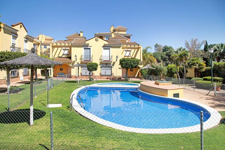 Casa de Férias 'La Casa Del Puerto' com Piscina Partilhada, Wi-Fi e Ar Condicionado in Playa De Las Redes, El Puerto de Santa María