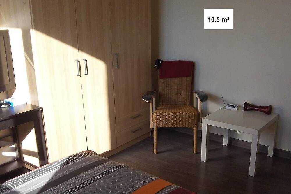 Chambre à louer dans un appartement, avec place de parking sécurisée in Le Kremlin-Bicêtre, Val-de-Marne