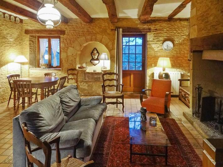 Location de vacances pour 6 personnes, avec piscine, animaux acceptés à Saint-Amand-de-Coly - 4