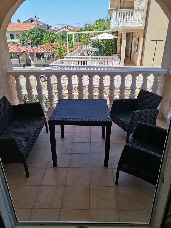 Pokój dla 3 osób, z balkon/ taras w Lopar