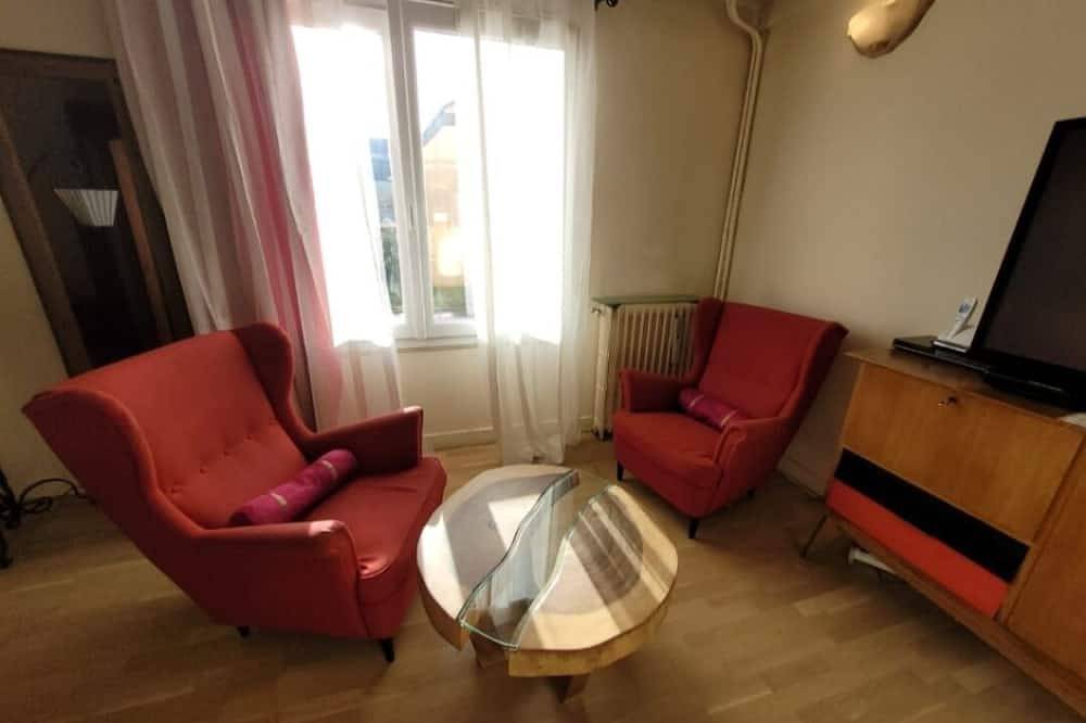 Entire apartment, Près de Paris 15 mn Ppartement à Vitry sur Seine Centre Ville Animaux Acceptés in Vitry-sur-Seine, Val-de-Marne