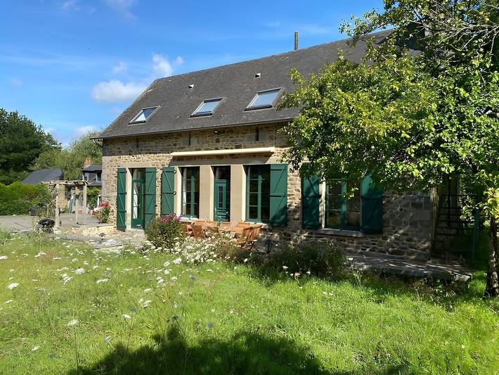 Gîte pour 12 personnes, avec terrasse et jardin, animaux acceptés dans Mayenne - 2