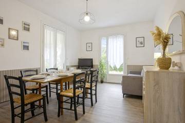 Vacation Rental for 8 Guests in Hossegor, Dax region, Picture 2