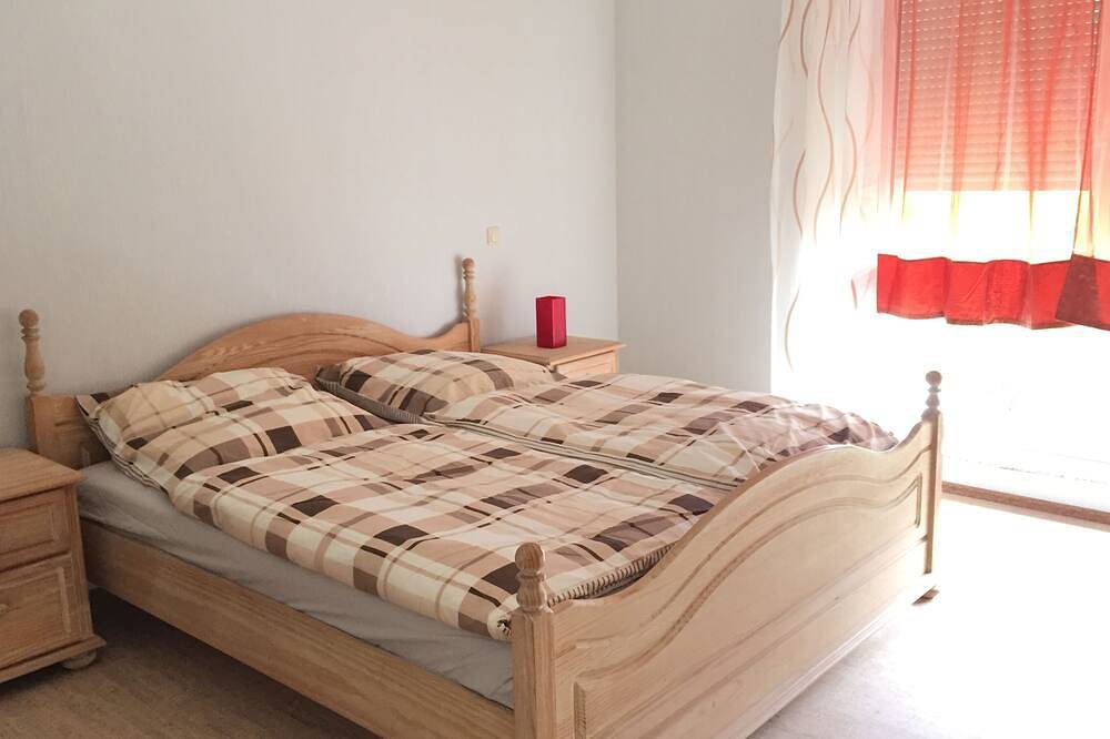 Appartamento intero, Appartamento \"bagno Leuker\" con 110m² per 3 persone al primo piano, il quarto persona possibile in Bad Schönborn, Kraichgau