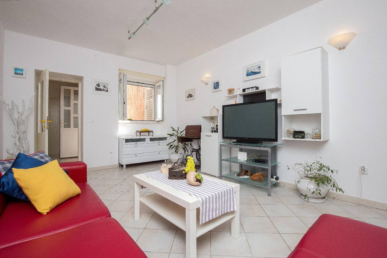 Großes Ferienhaus in Štikovica mit Terrasse und Garten in Zaton, Grad Dubrovnik