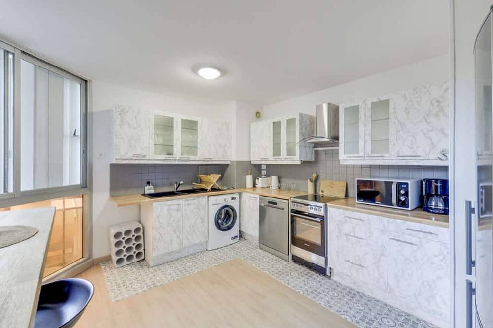 Entire apartment, Chic and spacious apart with parking in Saint-Germain-en-Laye, Yvelines