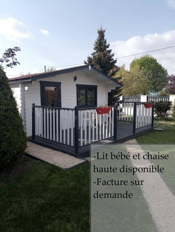 Maison de campagne pour 2 personnes, avec jardin et terrasse à Faverges-de-la-Tour