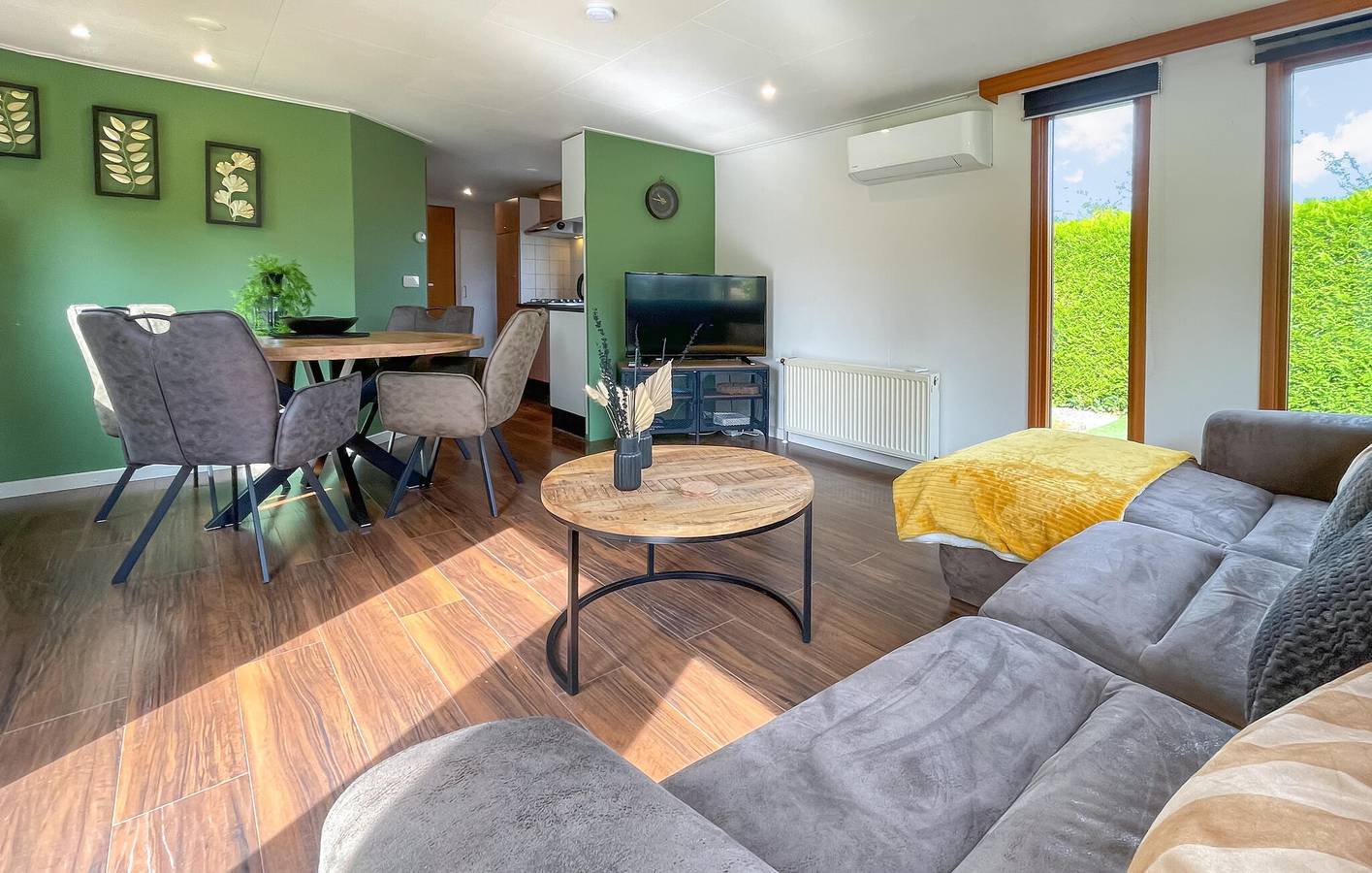 Mobile Home for 4 people with garden in Franekeradeel, North Sea Netherlands