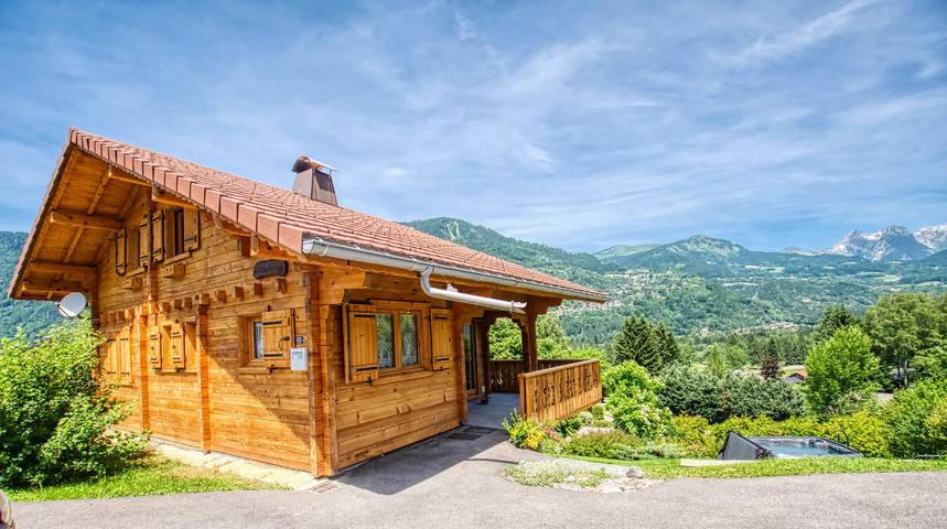 Chalet pour 9 personnes, avec jardin, animaux acceptés à Morillon