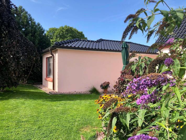 Ferienwohnung für 2 Personen, mit Terrasse und Garten in Wustrow - 2