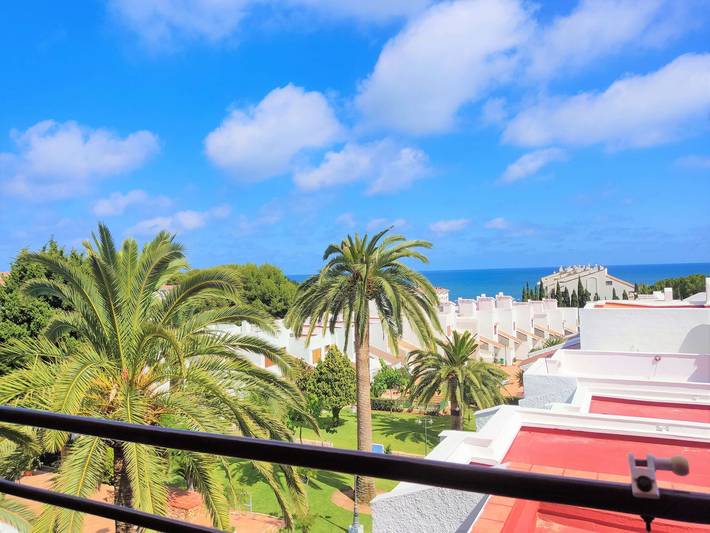 Apartamento para 4 personas, con terraza y piscina para niños en Alcocéber