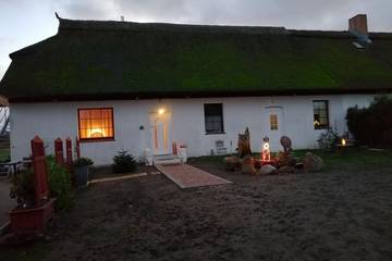 Ferienwohnung für 4 Personen, mit Terrasse und Garten in Klein Bünzow
