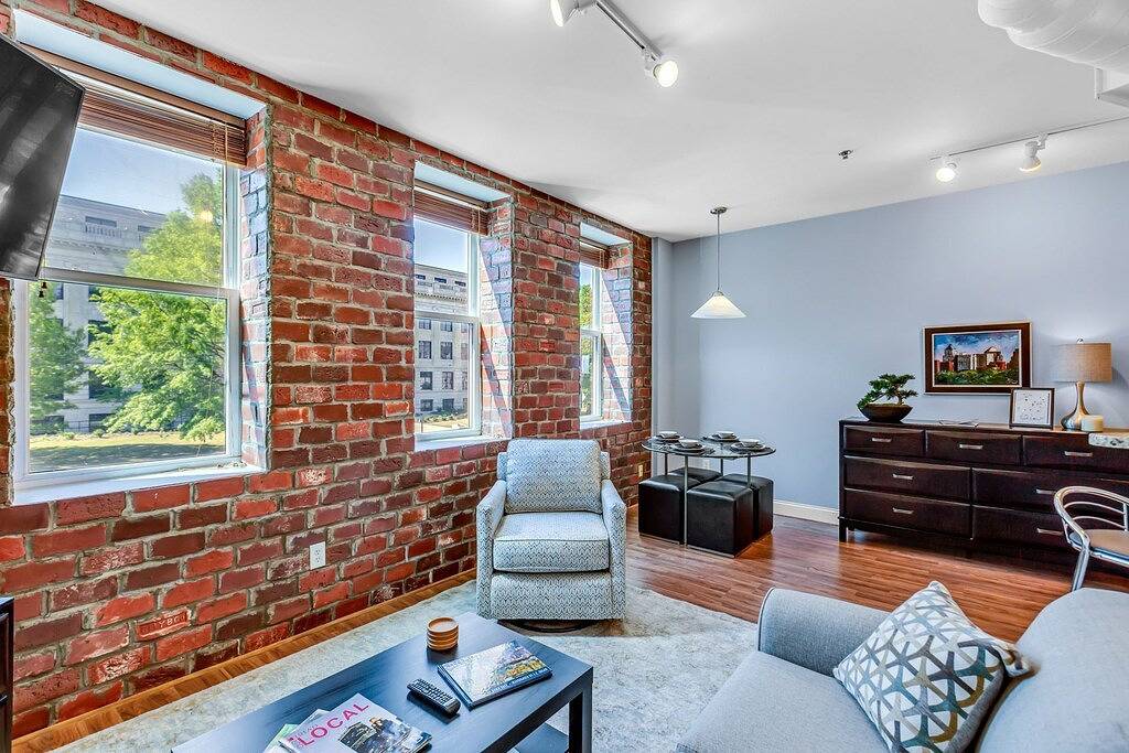 Ganze Wohnung, Entire Condo in the Heart of Downtown Greensboro! in Greensboro, Guilford County