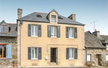 Gîte pour 8 personnes, avec terrasse, animaux acceptés à Caurel