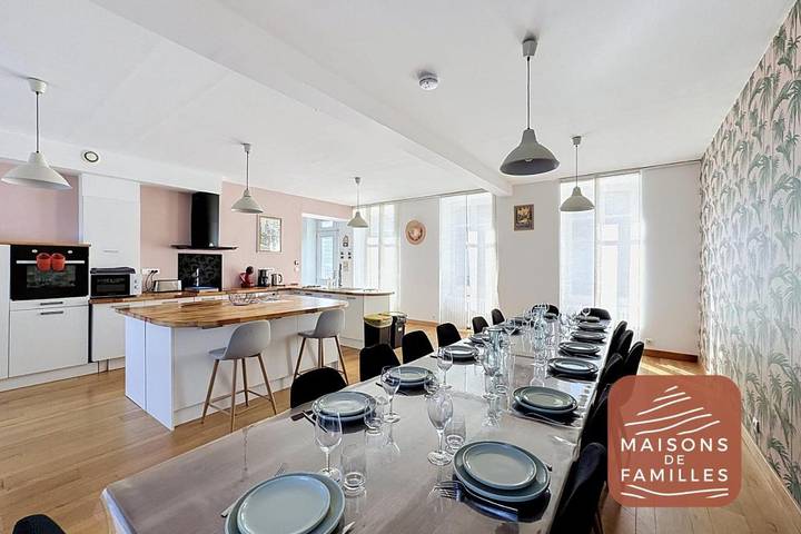 Maison de vacances pour 15 personnes, avec jardin et jacuzzi, animaux acceptés
