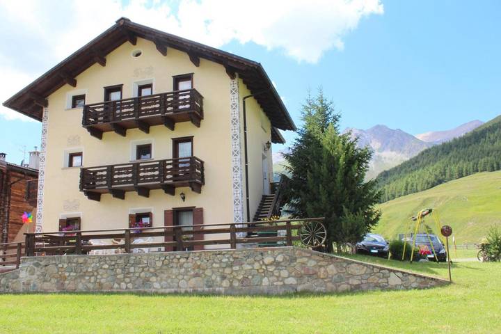Apartment 3 mit Bergblick, Gemeinschaftsgarten und WLAN in Livigno (Stadt), Livigno