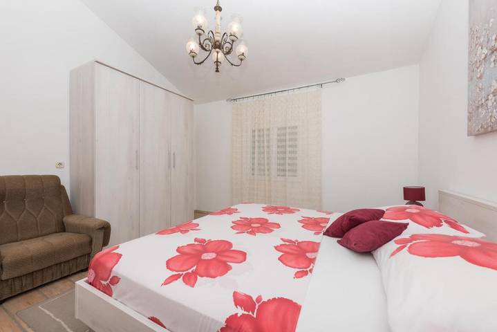 Landhaus für 6 Personen, mit Ausblick und Garten, mit Haustier in Split-Dalmatien - 4