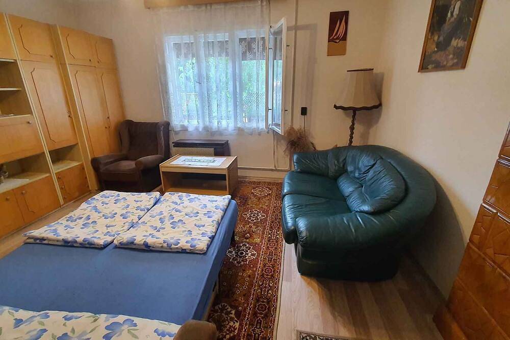 Holiday home with garden, Wi-Fi and air conditioning in the house in Siófok, Siófoki region