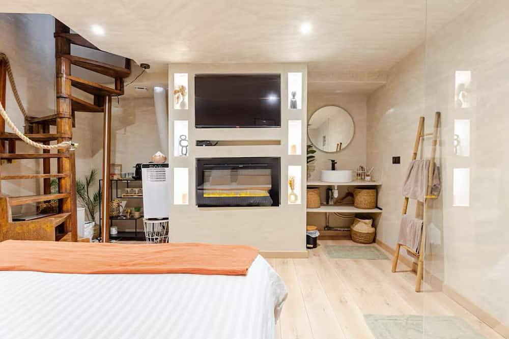 Entire apartment, Jaccuzzi Sauna Private Spa Paris in Montrouge, Hauts-de-Seine