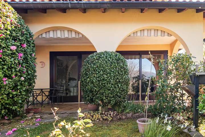 Villa für 5 Personen, mit Garten und Seeblick sowie Ausblick in Comune di Luino - 2