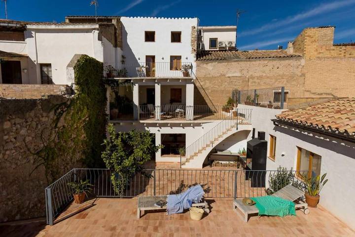 Casa rural para 10 personas, con vistas además de piscina y jardín, Se admiten mascotas en Terra Alta