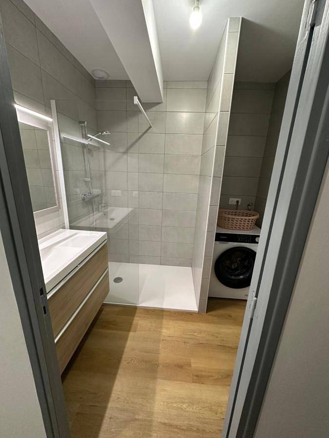 Gîte pour 6 personnes, avec balcon et vue à Château-Arnoux-Saint-Auban - 4