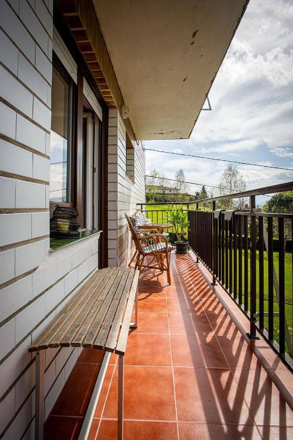 Apartamento para 4 personas, con Balcón además de Terraza y Vistas en Busturia