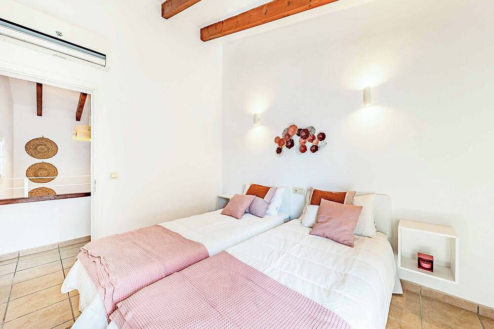 Villa Monsy 1 - Tre Camere da Letto Villa, Ospiti Massimo 5 in Port de Pollença, Pollença