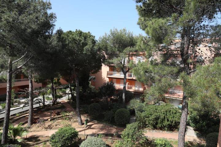 Gîte pour 4 personnes, avec jardin et vue dans Plage La Favière - 4