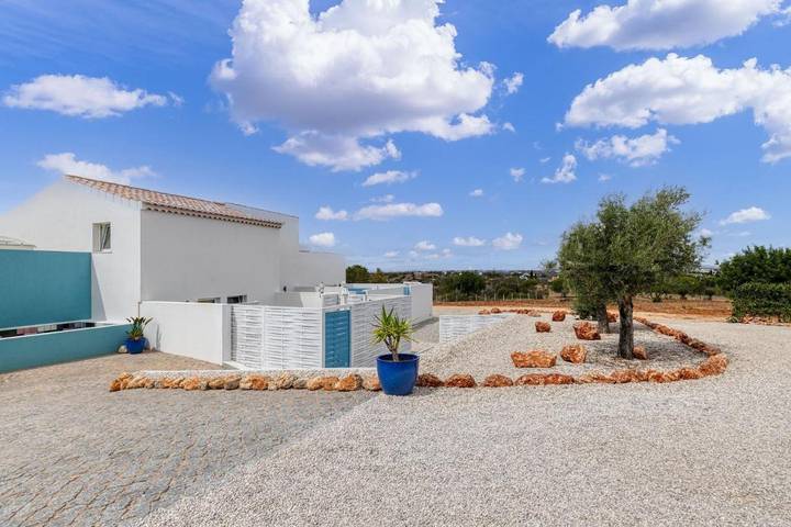 Chambre d’hôte pour 3 personnes, avec bassin pour enfant ainsi que piscine et jardin à Carvoeiro - 4