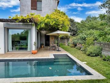 Location de vacances pour 6 personnes, avec vue ainsi que jardin et piscine à Plan-de-Cuques