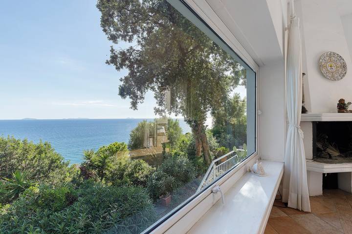Villa Punta Rossa Escape mit Meerblick, privater Terrasse und Wlan in San Felice Circeo, Pontinische Ebene