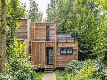 Gîte pour 4 personnes, avec terrasse ainsi que jardin et piscine, adapté aux familles dans Hainaut