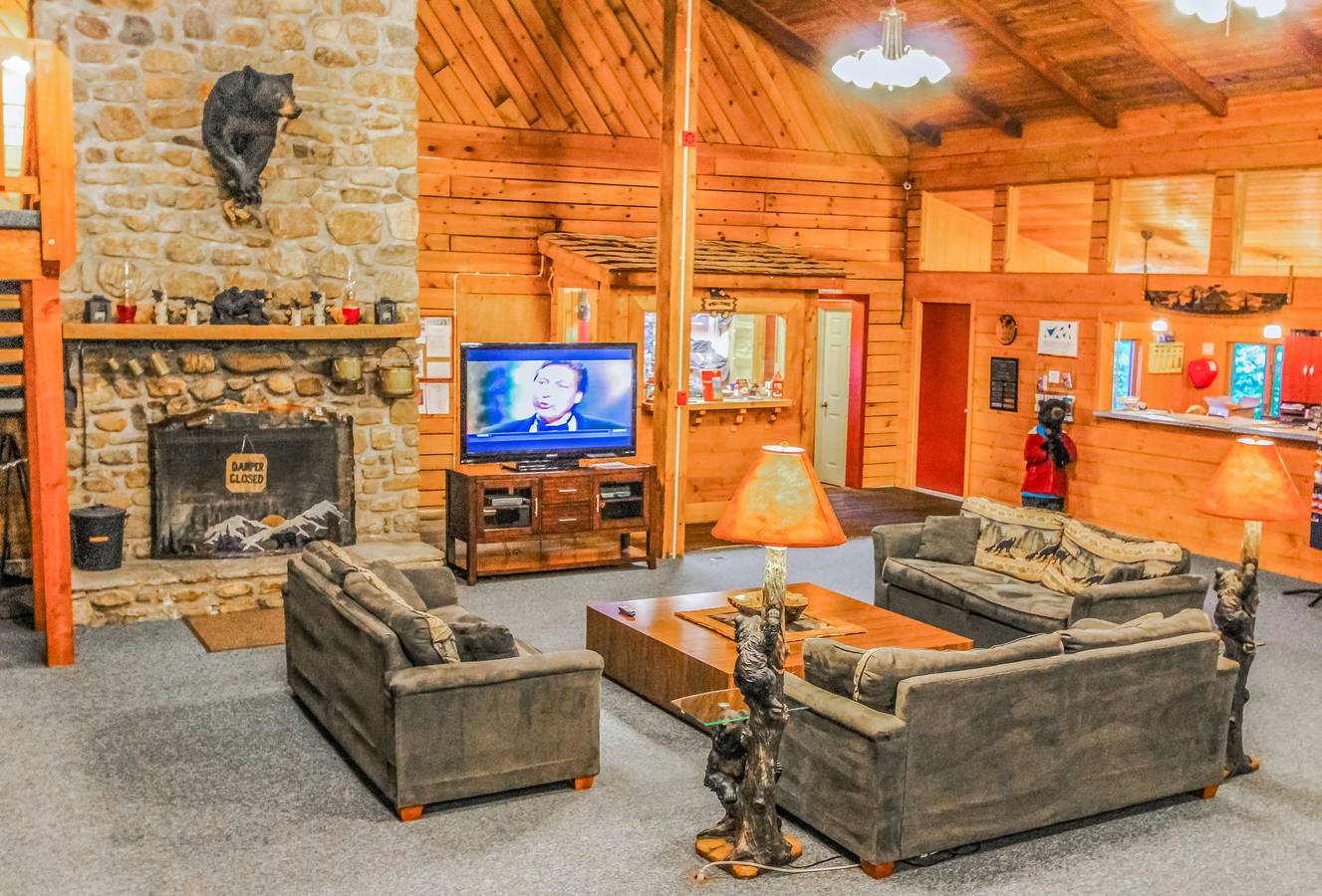 Ganzes Studio, Smoketree Lodge in Blue Ridge Parkway, Grandfather Mountain